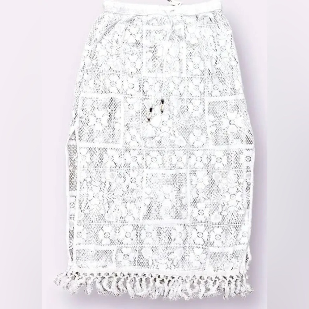 Elegant White Lace Skirt